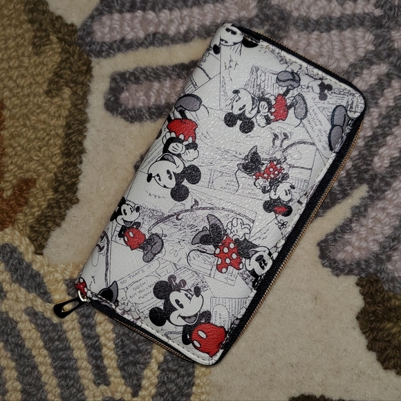 Mickey Mouse Zip Wallet - Picture 2 of 6